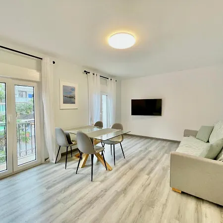 Muralla 12 Old Town- Eaw Homes Apartment *